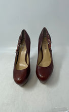 Load image into Gallery viewer, Guess Womens Brown Leather Slip-On Round Toe Stiletto Pump Heels Size 7.5 M