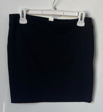 Load image into Gallery viewer, H&M Womens Black Regular-Fit Short Straight & Pencil Skirt Size Medium