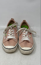 Load image into Gallery viewer, Cariuma X Peanuts Womens OCA Low Light Pink Lace-Up Low Top Sneaker Shoes Size 8
