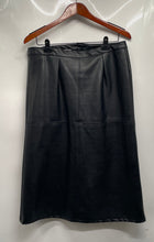 Load image into Gallery viewer, Les Ailes De La Mode Collection Womens Black Leather A-Line Skirt Size 8