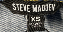 Load image into Gallery viewer, Steve Madden Womens Blue Denim Snap-Front Cropped Shirt Size XS With Tag