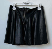 Load image into Gallery viewer, Fashion Nova Womens Black Faux Leather Front Zip Skater Mini Skirt Size Medium