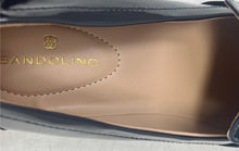 Load image into Gallery viewer, Bandolino Womens Lindio Black Leather Bow Slip-On Loafer Shoes Size 5M