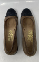 Load image into Gallery viewer, Authentic Salvatore Ferragamo Womens Brown Black Block Pump Heels Size 6 4A