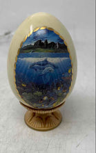 Load image into Gallery viewer, Danbury Mint A Discovery Off Anahola Porcelain Egg By Robert Lyn Nelson