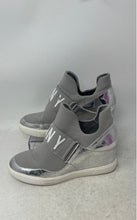 Load image into Gallery viewer, DKNY Womens Cosmos Gray Round Toe Wedge Heel Slip-On Sneakers Shoes Size 8