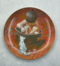 Load image into Gallery viewer, Set Of 2 Viletta Bathtime Visitor Nature Hunt Decorative Collector Plates
