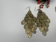 Load image into Gallery viewer, Assorted Bundle Of Gold Tone Beaded Chain Necklace Bracelet And Earrings 184.9g