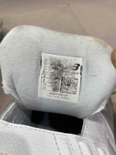 Load image into Gallery viewer, New Balance White Shoes Size 8