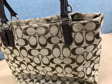 Load image into Gallery viewer, Coach Woman Bag.