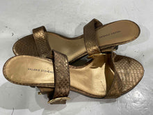 Load image into Gallery viewer, Valerie Steven Women's Gold Sandals Size 9M