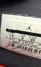 Load image into Gallery viewer, Nike Boys Jordan Spike Forty 807542-002 Red Black Basketball Shoes Size 7Y