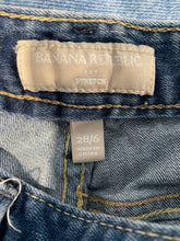 Load image into Gallery viewer, Banana Republic Womens Blue Pockets Straight Leg Capri Jeans Size 28/6

