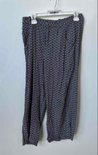 Load image into Gallery viewer, Banana Republic Womens Black White Geometric Wide-Leg Cropped Pants Size 6R
