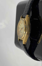 Load image into Gallery viewer, Wittnauer Women's Gold Tone Watch. Weight 11.5g
