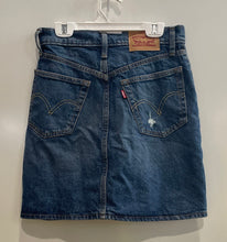 Load image into Gallery viewer, Levi Strauss Womens Blue Cotton Distressed Jean A-Line Skirt Size 24
