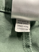 Load image into Gallery viewer, Old Navy Womens Green Pixie Flat Front Straight Leg Chino Pants Size 6
