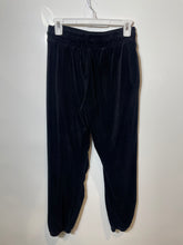 Load image into Gallery viewer, Forever 21 Womens Black Velvet Elastic Waist Tapered Leg Jogger Pants Size M
