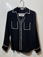 Load image into Gallery viewer, Express Portofino Womens Black Long Sleeve Pockets Piping Button-Up Shirt Sz XS

