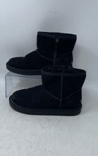 Load image into Gallery viewer, Koolaburra By UGG Girls Koola Mini Black Suede Lined Pull-On Snow Boots Size 4

