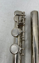 Load image into Gallery viewer, Mugig Silver-Tone Closed Hole Disassembled Western Concert Flute In Case
