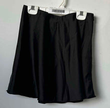 Load image into Gallery viewer, Forever 21 Womens Black Side Zip Flat Front Stretch Short Mini Skirt Size Small
