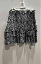 Load image into Gallery viewer, Forever 21 Womens Black White Floral Layered Back Zip A-Line Skirt Size Small
