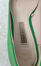 Load image into Gallery viewer, Zara Basic Womens Green Leather Pointed Toe Kitten Pump Heels Size EUR 41
