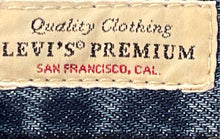Load image into Gallery viewer, Levi's Mens Blue Medium Wash Denim 478 Baggy Capri Jeans Size 32 With Tag
