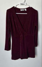 Load image into Gallery viewer, Chico's Womens Travelers Maroon 3/4 Sleeve V-Neck Faux Wrap Blouse Top Size 0
