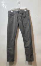 Load image into Gallery viewer, Hugo Boss Mens Gray Denim Medium Wash Pockets Skinny Leg Jeans Size 32/32
