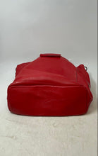Load image into Gallery viewer, Nuovedive Womens Red Pebbled Leather Zip Top Convertible Shoulder Handbag
