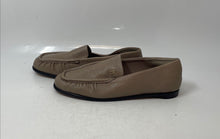 Load image into Gallery viewer, Tommy Hilfiger Womens Beige Leather Square Toe Slip-On Loafer Shoes Size 7.5
