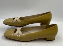 Load image into Gallery viewer, Authentic Salvatore Ferragamo Womens Beige Block Pump Heels Size 11B Damaged
