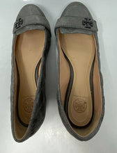 Load image into Gallery viewer, Authentic Tory Burch Womens Leila Gray Quilted Loafer Flats Size 8M Damaged

