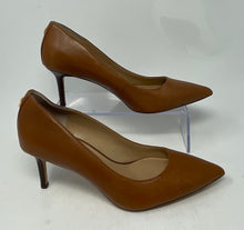Load image into Gallery viewer, Authentic Lauren Ralph Lauren Womens Brown Pump Heels Size 7.5B Damaged
