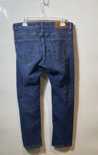 Load image into Gallery viewer, Boss Mens Blue Denim Medium Wash Pockets Straight Leg Jeans Size 32x30
