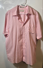Load image into Gallery viewer, Nordstrom Mens Pink Cotton Wrinkle Free Short Sleeve Button-Up Shirt Size XL
