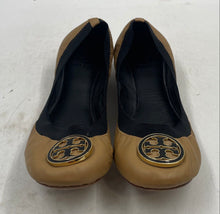 Load image into Gallery viewer, Authentic Tory Burch Womens Beige Leather Slip-On Ballet Flats Size 8 Worn
