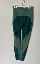 Load image into Gallery viewer, Lululemon Womens Two Tone Green Wake &amp; Train Tight Compression Leggings Size 6
