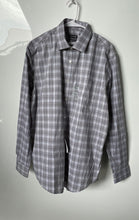 Load image into Gallery viewer, Van Heusen Mens Gray Plaid Ultra Wrinkle Free Long Sleeve Dress Shirt Size L
