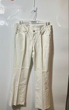 Load image into Gallery viewer, Levi's Womens White 5-Pocket Design Demi Curve Skinny Jeans Pants Size 27x32
