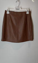 Load image into Gallery viewer, Abercrombie &amp; Fitch Womens Brown Leather Straight And Pencil Skirt Size Small
