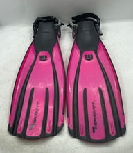 Load image into Gallery viewer, Mares Avanti Quattro Pink Black Open Heel Bungee Scuba Diving Fins Size Small
