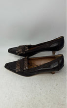 Load image into Gallery viewer, Walter Steiger Womens Brown Leather Square Toe Kitten Pump Heels Size EUR 40
