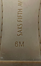 Load image into Gallery viewer, Saks Fifth Avenue Womens Beige Beach Slip-On Open Toe Flip Flop Sandals Size 6M
