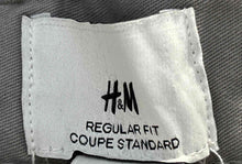 Load image into Gallery viewer, H&amp;M Mens Gray Flat Front Slash Pocket Regular Fit Chino Shorts Size 30
