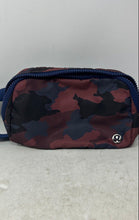 Load image into Gallery viewer, Lululemon Womens Multicolor Printed Inner Pockets Belt Bag &amp; Fanny Pack
