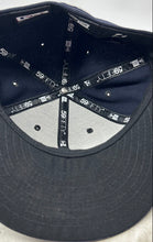 Load image into Gallery viewer, New Era 59Fifty Mens Black MLB Boston Red Sox Baseball Cap Size 7 1/4

