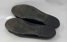 Load image into Gallery viewer, Authentic Tory Burch Womens Black Leather Ballet Flats Size 11 M Damaged

